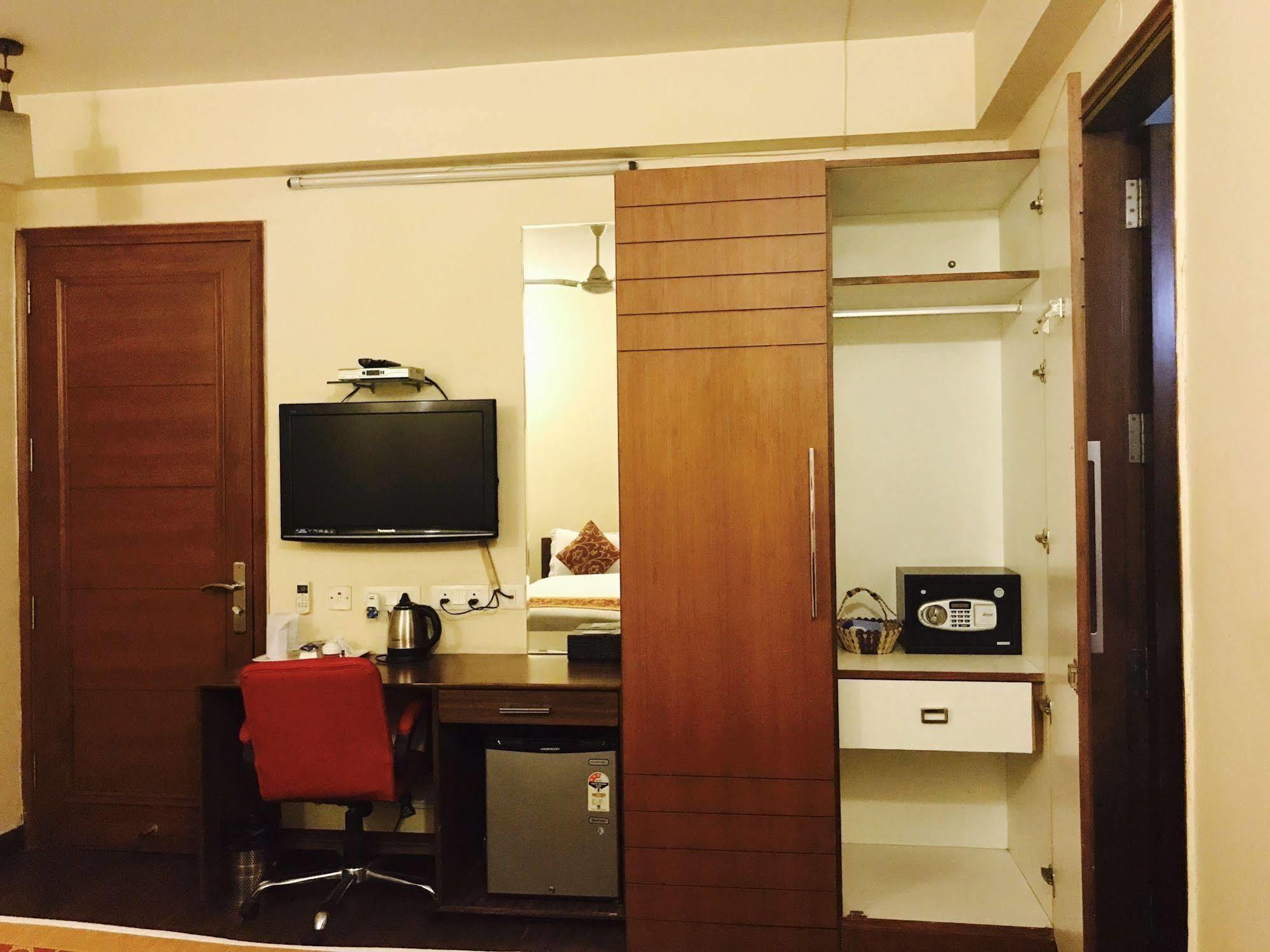 Skylink Suites Bed & Breakfast Nova Deli Exterior foto